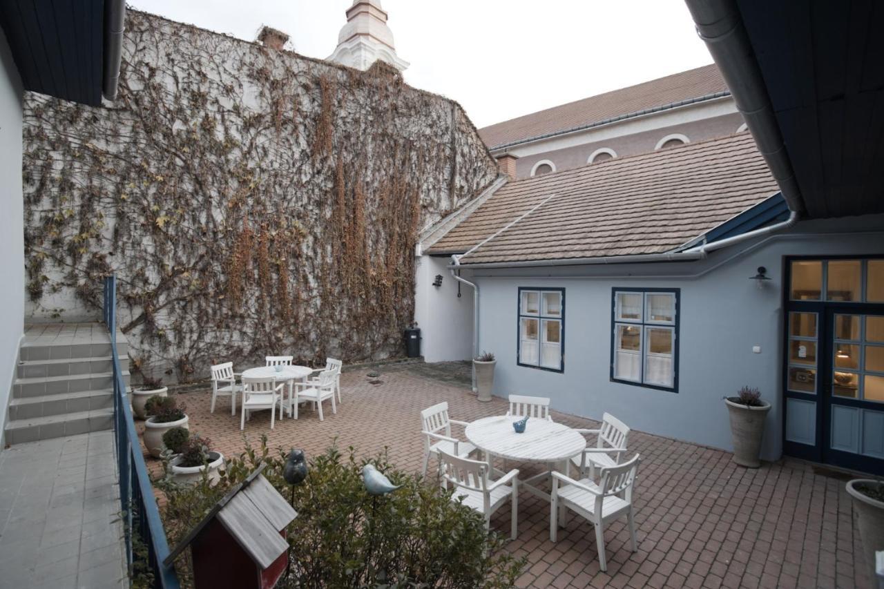 Ister Guesthouse Esztergom Exterior foto