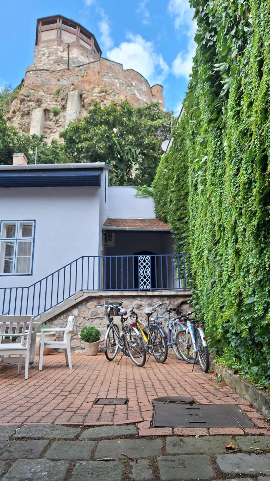 Ister Guesthouse Esztergom Exterior foto