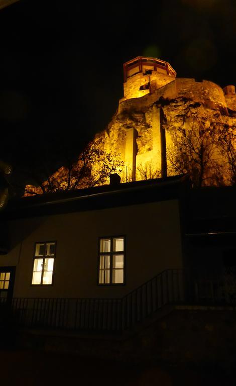 Ister Guesthouse Esztergom Exterior foto